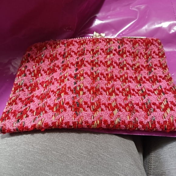 Elegant Pink and Red Tweed Wristlet - Picture 3 of 6